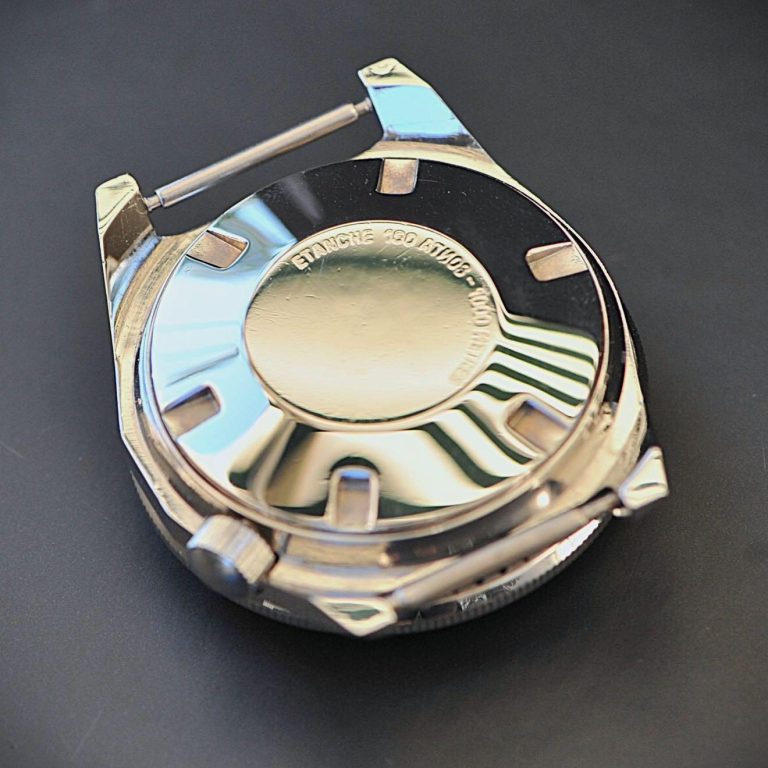 Le Forban Master 100 Atu Squale case back