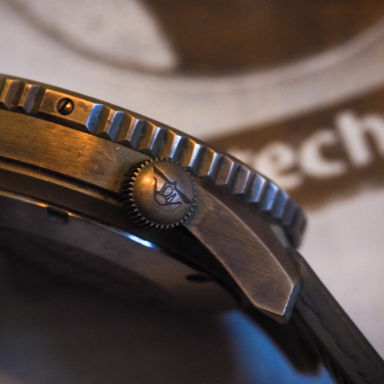 Squale 1521 Bronzo crown detail